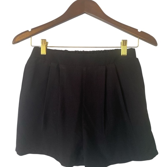 High Waist Black Pleated Shorts - Picture 1 of 2